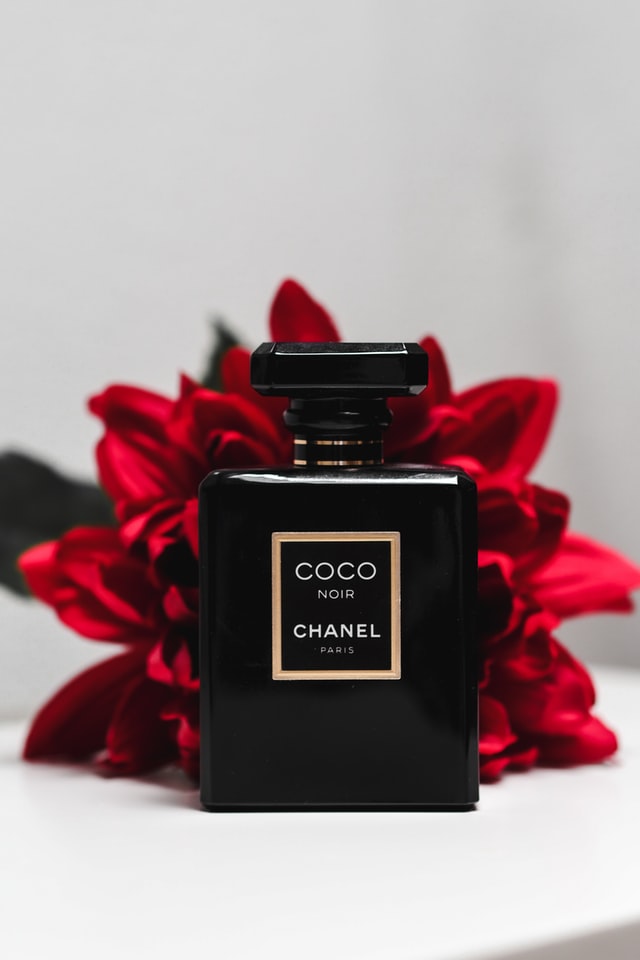 בושםם קוקו שאנל נואר
COCO CHANEL NOIR